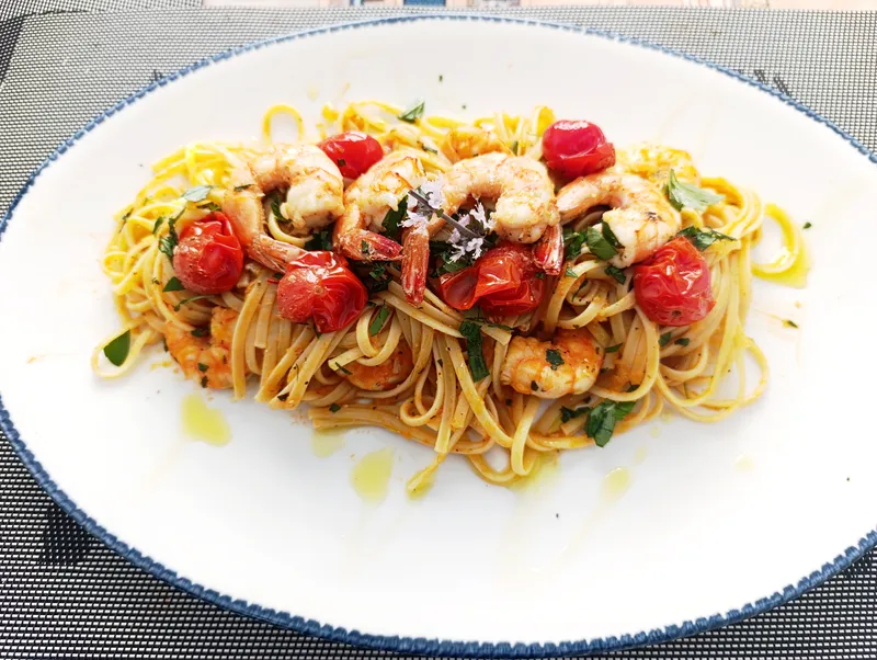 Pasta Lenguini con Camarón